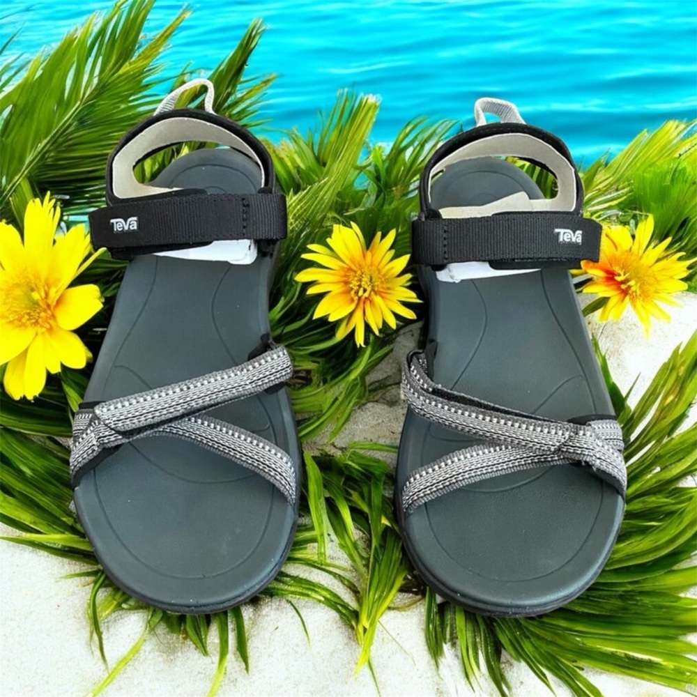 Teva Women’s Verra abml Sandal With Adjustable Strap Size 8